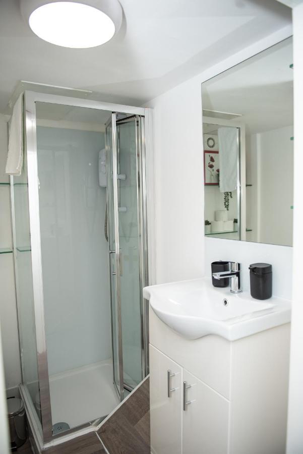 Small But Cozy Studio, Great Tube Connection London Bagian luar foto