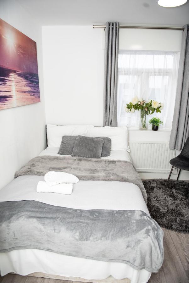 Small But Cozy Studio, Great Tube Connection London Bagian luar foto