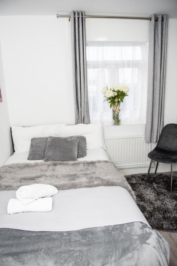 Small But Cozy Studio, Great Tube Connection London Bagian luar foto