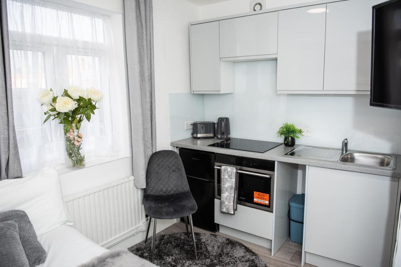 Small But Cozy Studio, Great Tube Connection London Bagian luar foto