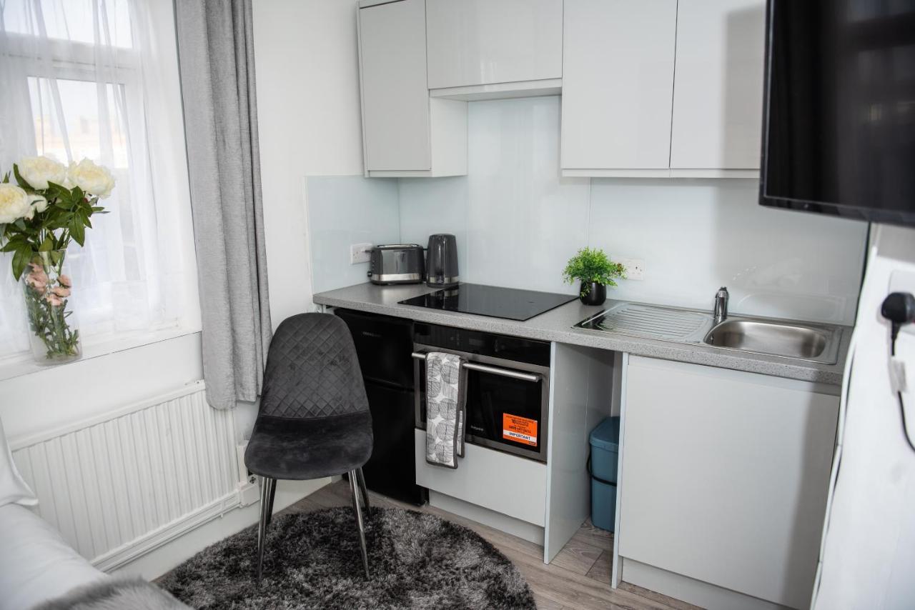 Small But Cozy Studio, Great Tube Connection London Bagian luar foto