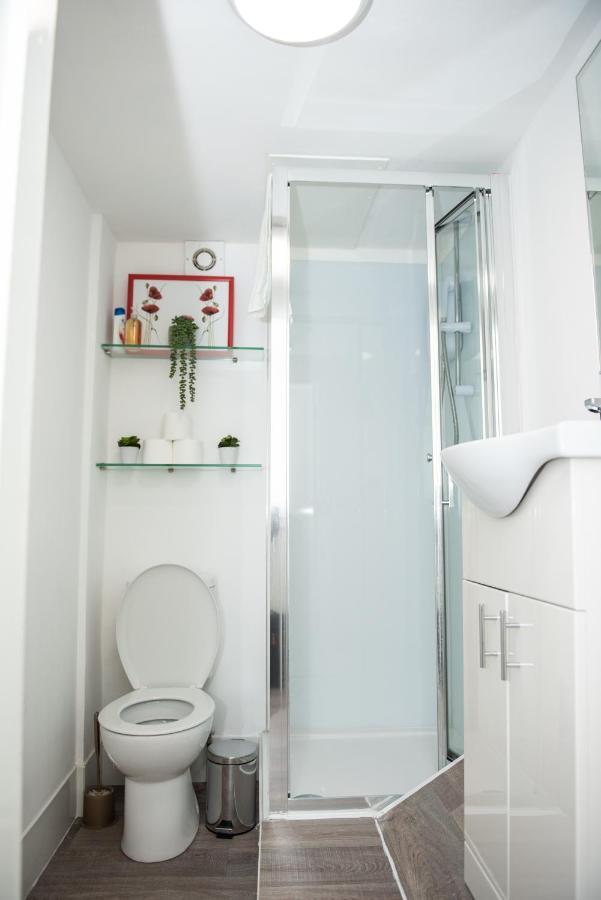 Small But Cozy Studio, Great Tube Connection London Bagian luar foto